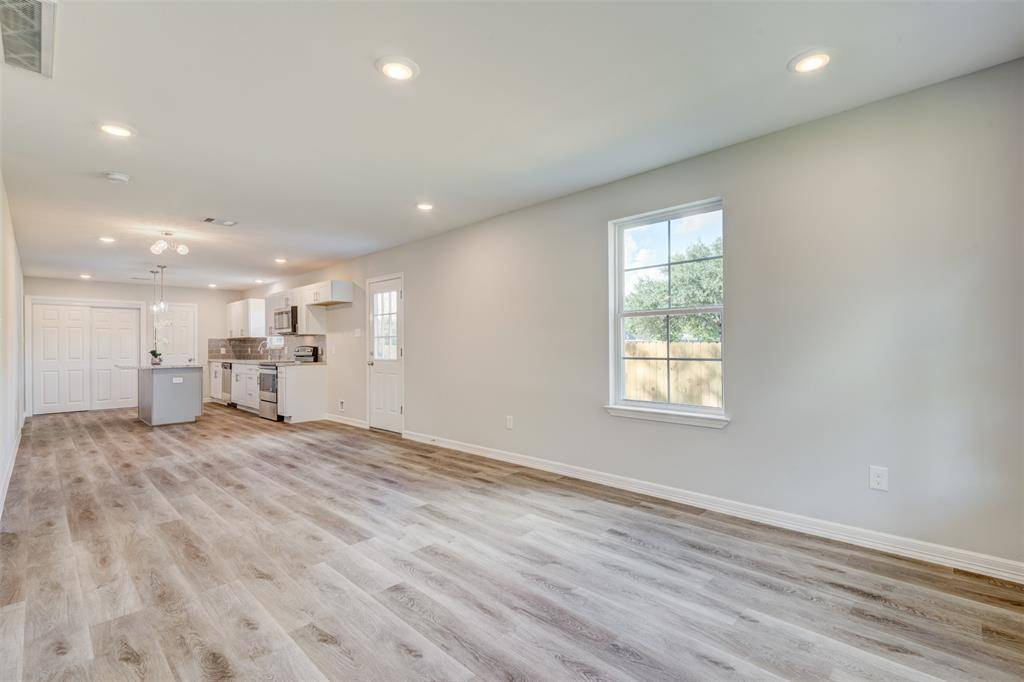 Houston, TX 77051,4004 E Elmwood ST
