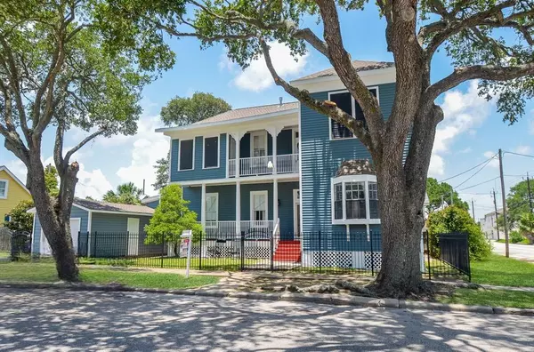 2904 Avenue L, Galveston, TX 77550