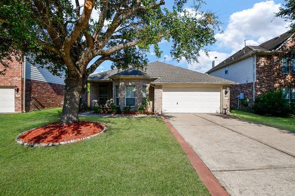 4823 Chase Stone DR, Bacliff, TX 77518