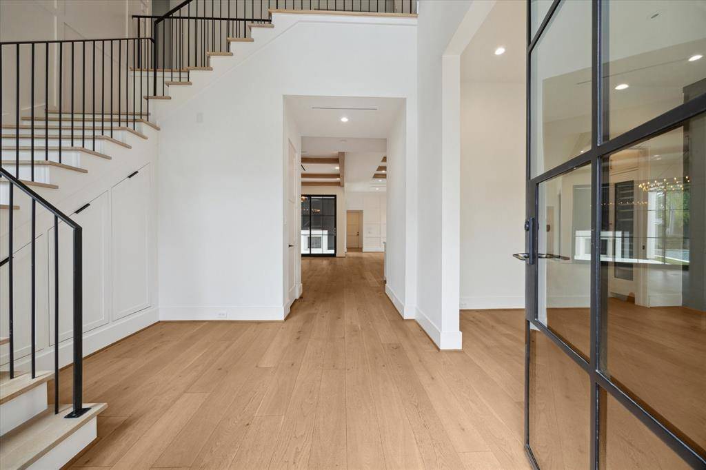 Houston, TX 77024,447 Mignon LN
