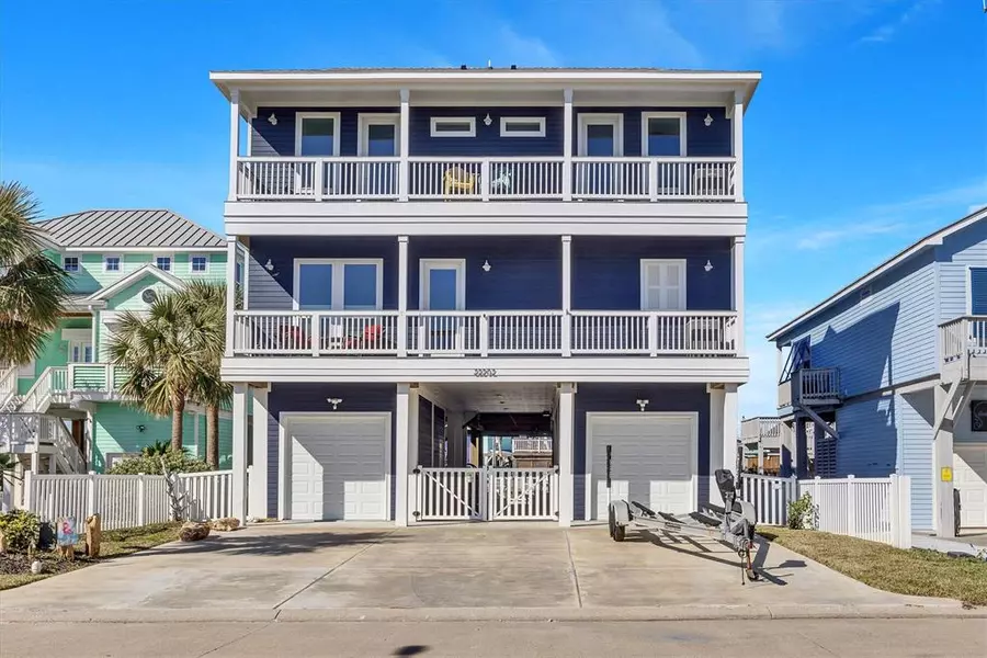 22202 Cantina DR, Galveston, TX 77554