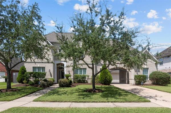 1712 Glen Falls LN, Pearland, TX 77581