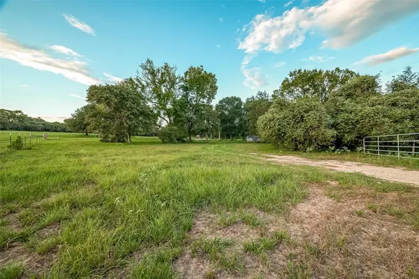 Hallettsville, TX 77964,TBA County Road 132