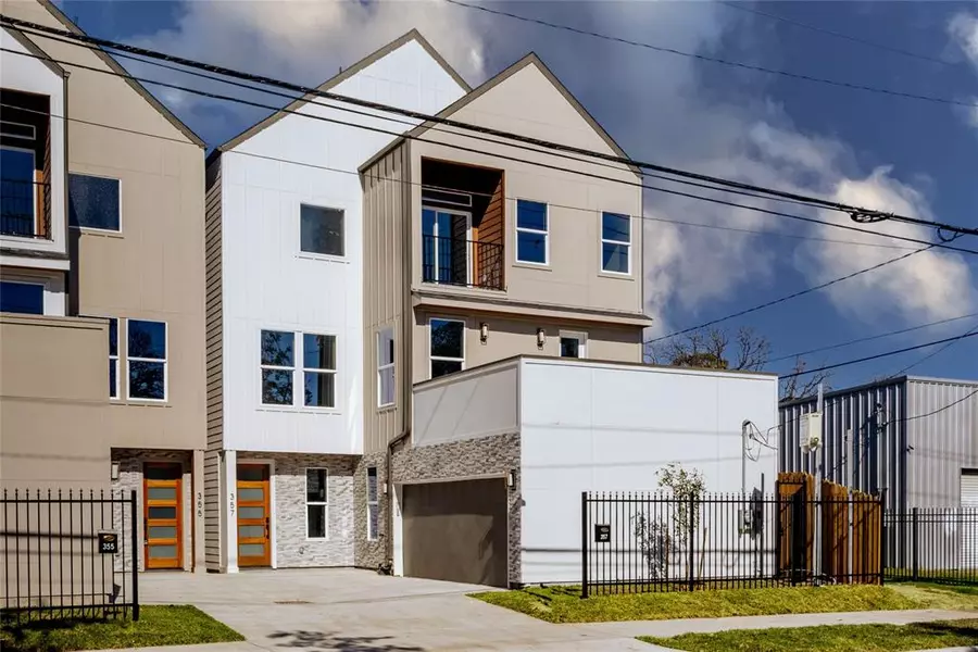 357 Cavalcade ST, Houston, TX 77009