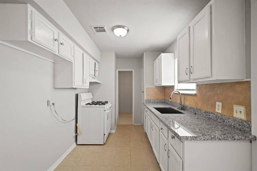 Houston, TX 77033,8175 Panay DR