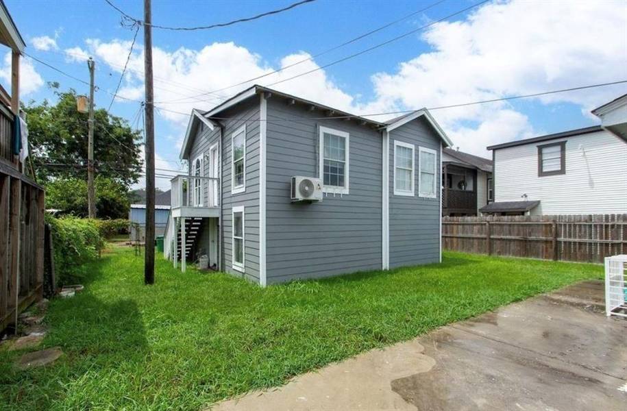 2809 Market st ST #2, Baytown, TX 77520