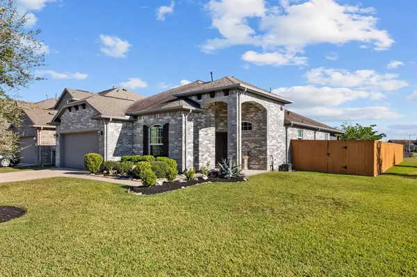 2502 Galley Ridge DR, La Marque, TX 77568