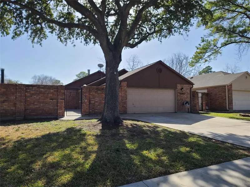 12907 Stancliff Oaks ST, Sugar Land, TX 77478