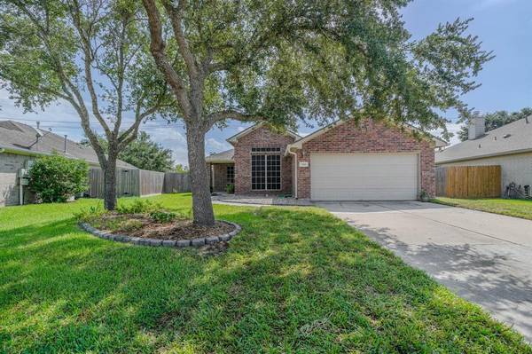 234 Seascape LN, Dickinson, TX 77539