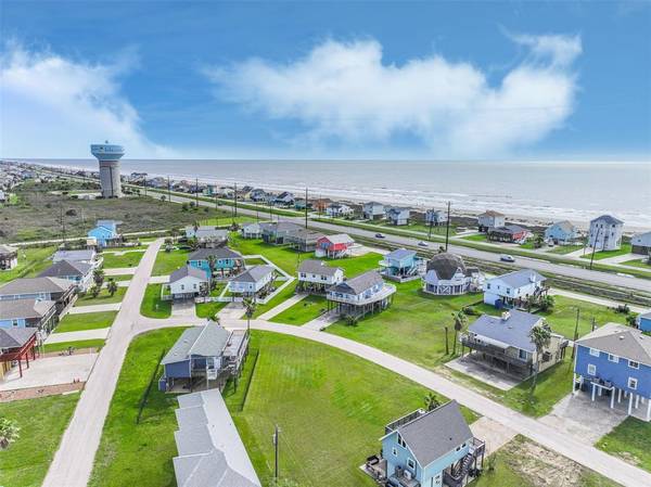 22816 Buena ST, Galveston, TX 77554