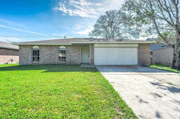 44 Ranch House LOOP, Angleton, TX 77515