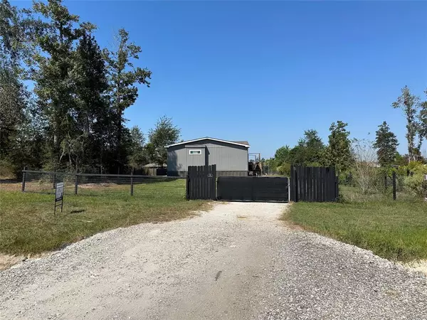 55 Road 5262b, Cleveland, TX 77327