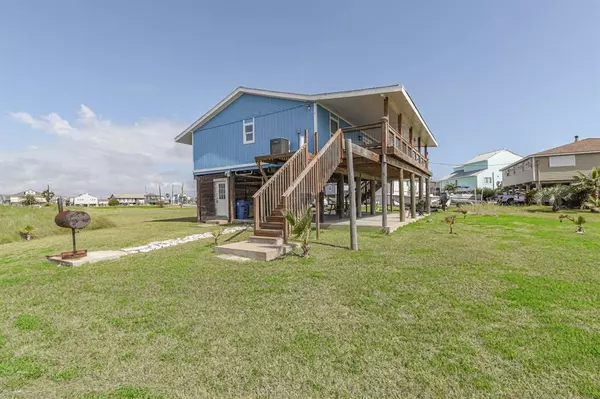 154 Poop Deck LN, Freeport, TX 77541