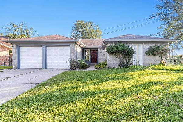 3216 Whitesail DR, League City, TX 77573