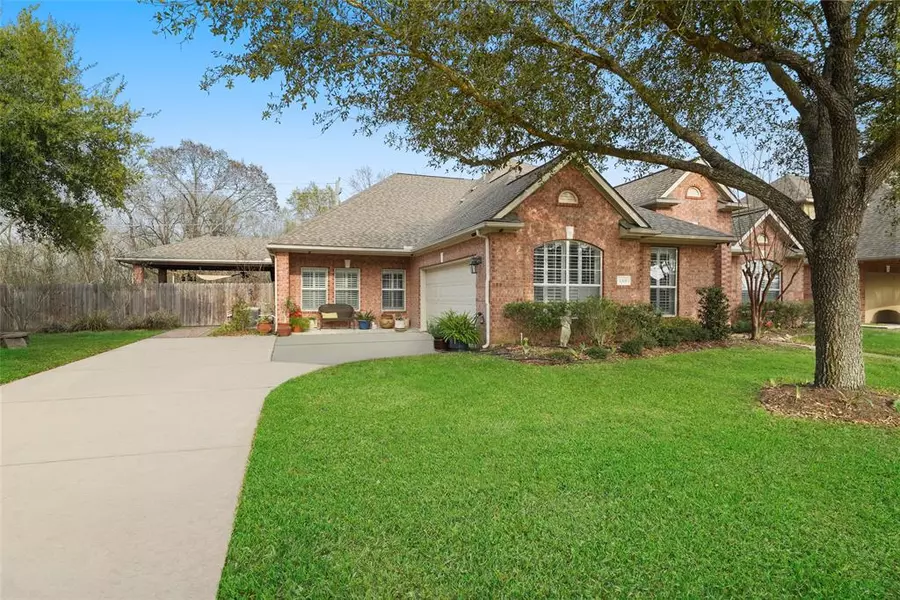 1305 Garden Glen LN, Pearland, TX 77581