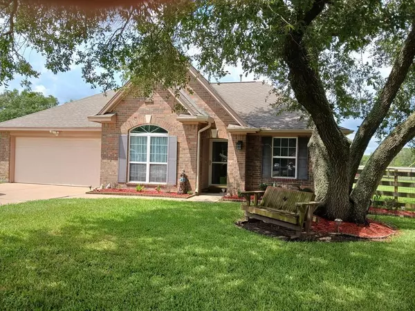 5426 Novak CT, Danbury, TX 77534