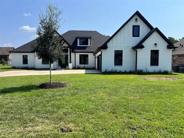 10843 Bourbon ST, Willis, TX 77318