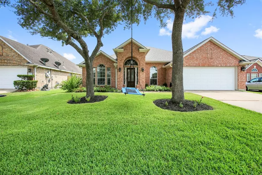 11206 Sunlit Bay DR, Pearland, TX 77584