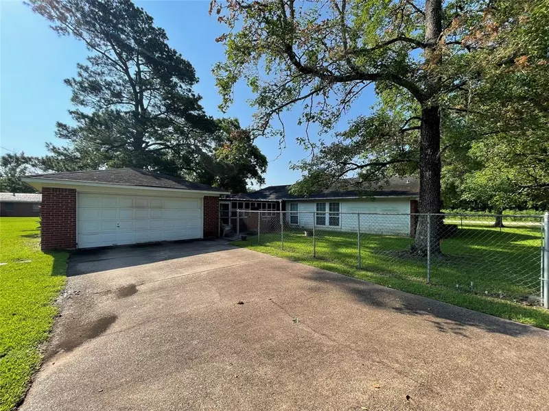 17980 US Highway 59 S, New Caney, TX 77357