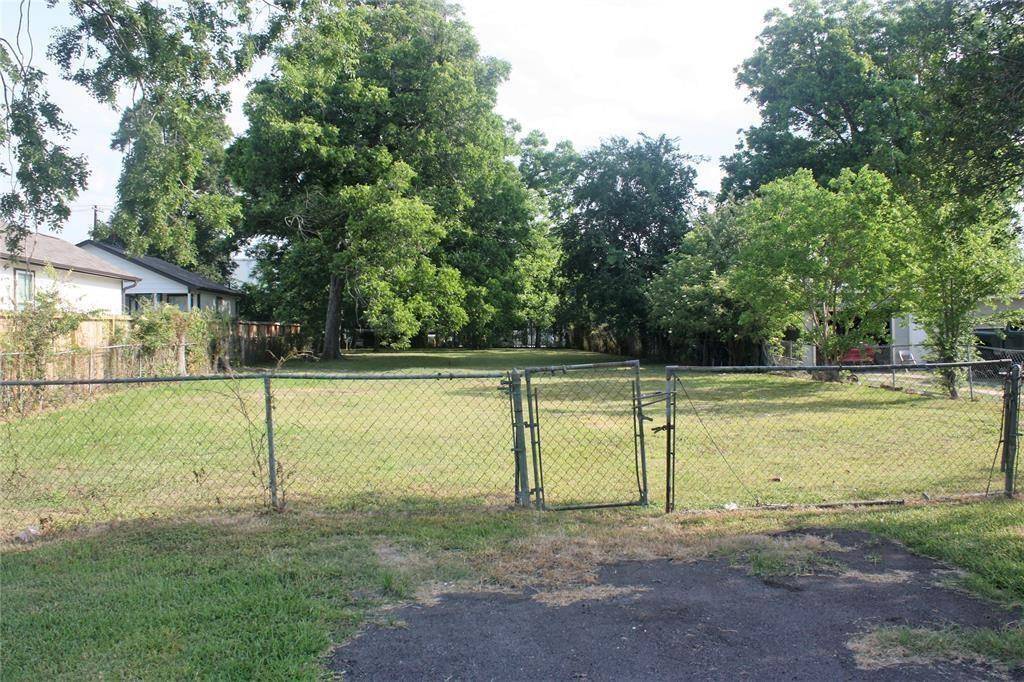 Houston, TX 77022,743 Apache ST