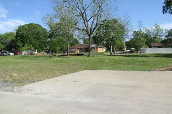 Livingston, TX 77351,614 W Church ST