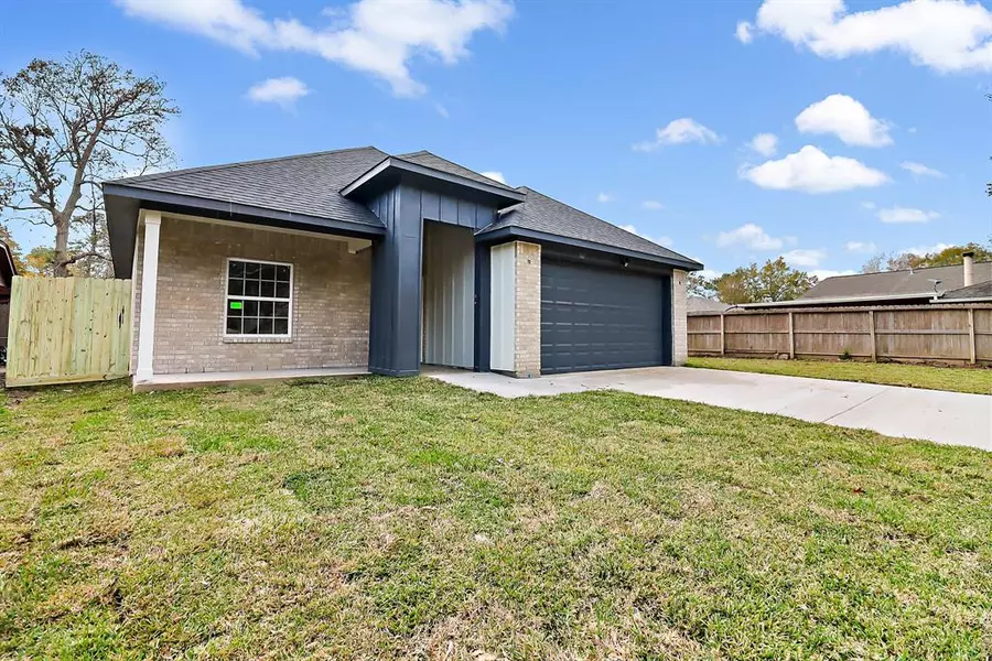 907 Trunnions WAY, Crosby, TX 77532