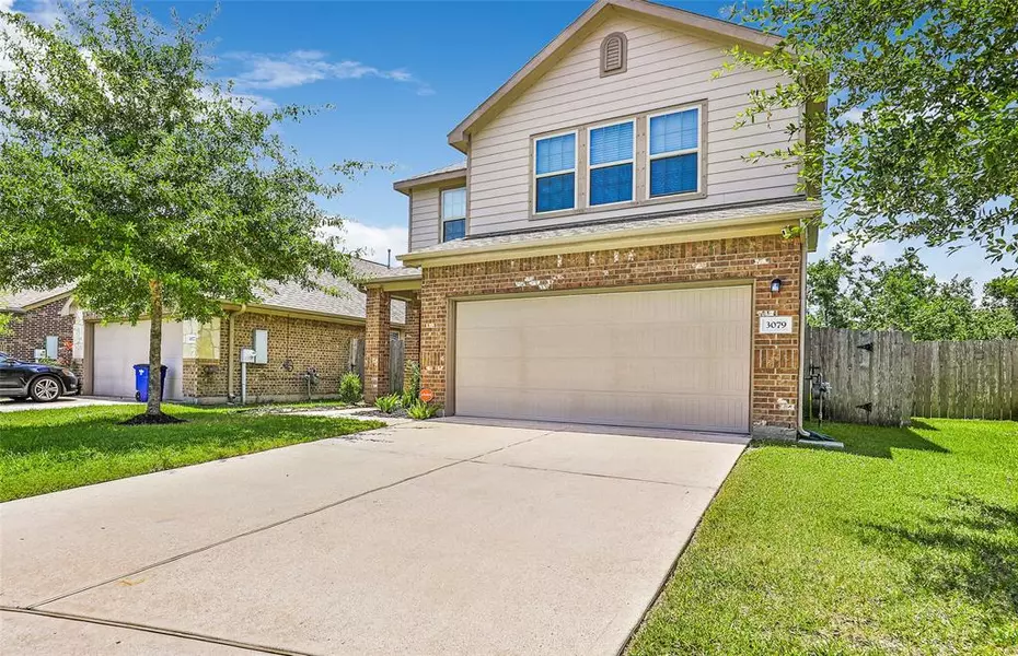 3079 Hawthorne Glen LN, Dickinson, TX 77539