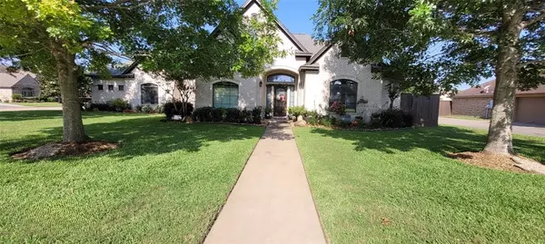 119 Gadwall DR, Clute, TX 77531