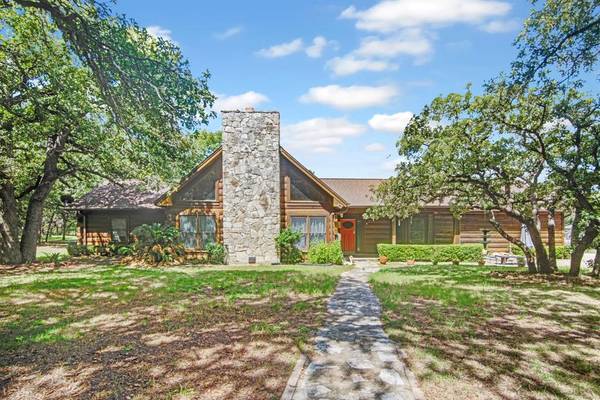 105 O'Malley LN, Floresville, TX 78114