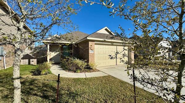 9026 Estes Lakes DR, Highlands, TX 77521