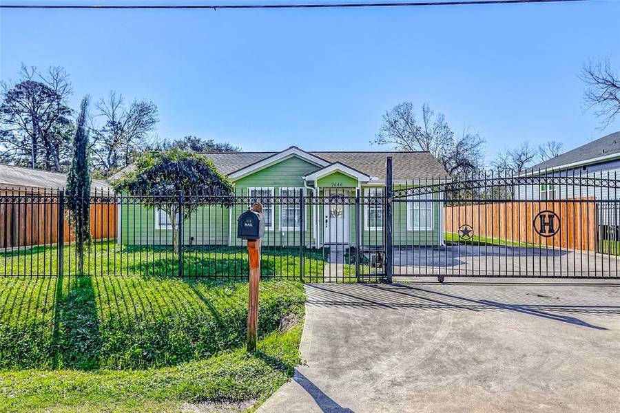 7646 Sundown DR, Houston, TX 77028