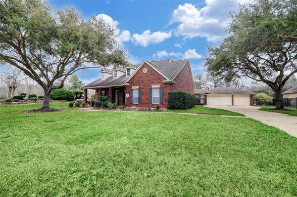 1621 Pine Crest DR, Pearland, TX 77581