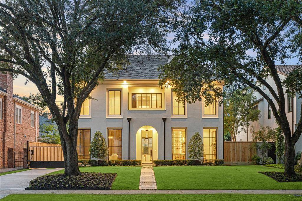 2220 Pelham DR, Houston, TX 77019