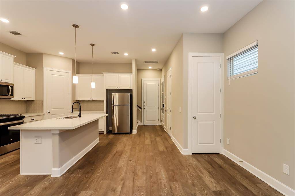 Houston, TX 77018,5104 Royal Heath DR