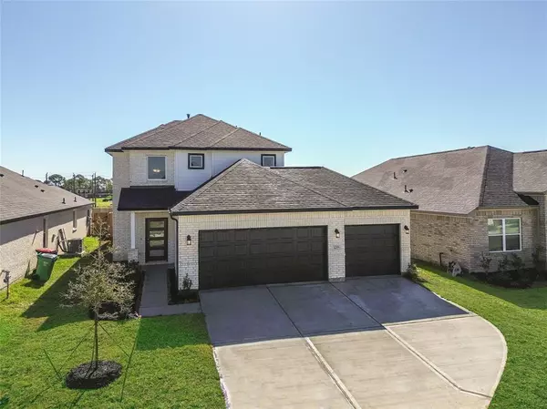 3218 Tranquility LN, Baytown, TX 77521