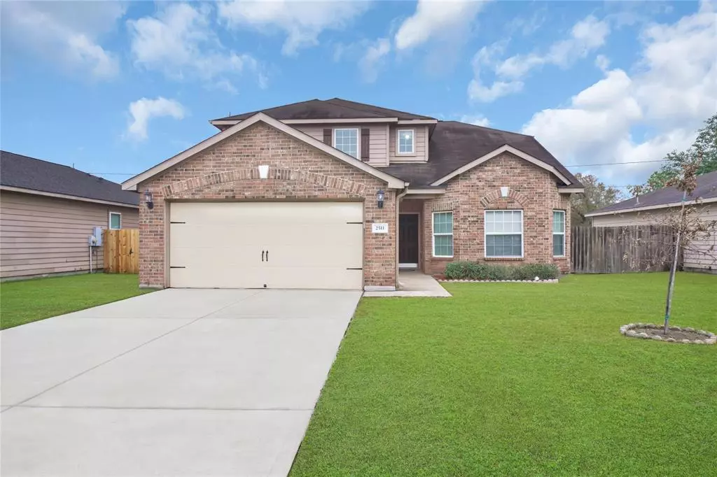 Highlands, TX 77562,2511 Tracy LN