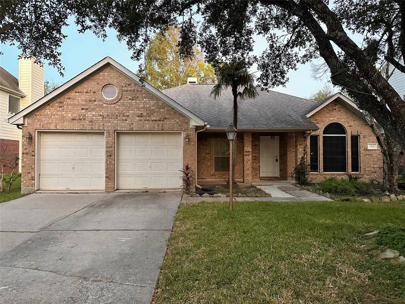 204 Harwood DR, League City, TX 77573