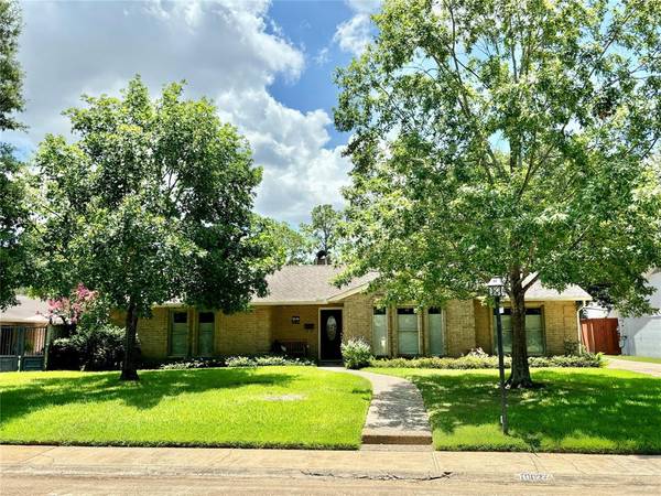 10027 Longmont DR, Houston, TX 77042