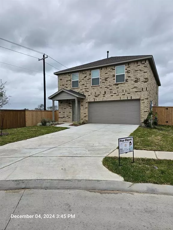 1503 Gentle Wind Court, Angleton, TX 77515