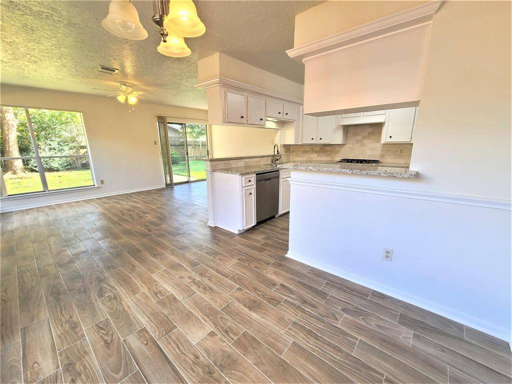 Katy, TX 77450,915 Valley Ranch DR