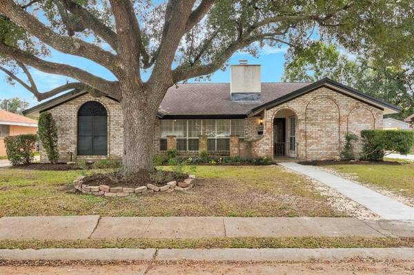 1104 N 30th ST,  Nederland,  TX 77627