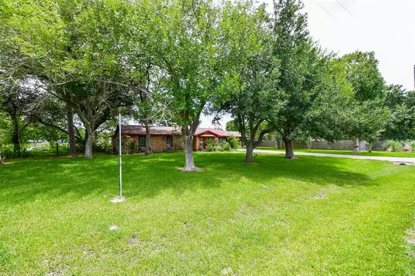 Rosharon, TX 77583,9411 Quaker CT