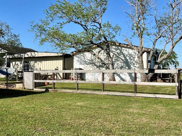 5107 County Road 469, Brazoria, TX 77422