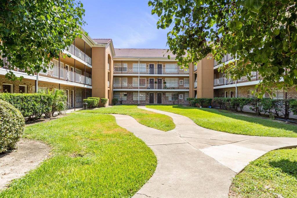 Houston, TX 77057,6259 Westheimer RD #842