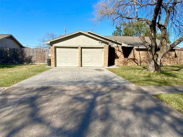 10327 W Rustic Rock RD W, La Porte, TX 77571