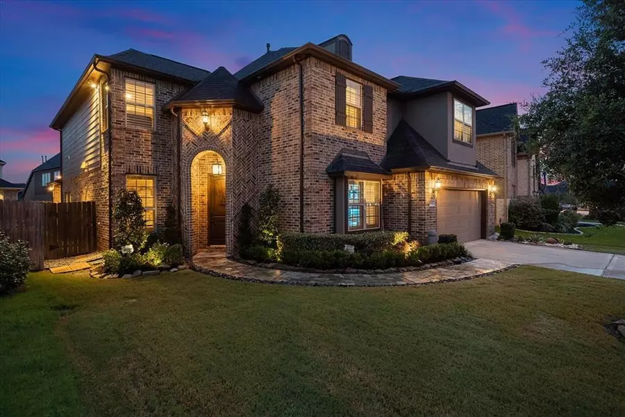 6826 Miller Shadow LN, Sugar Land, TX 77479