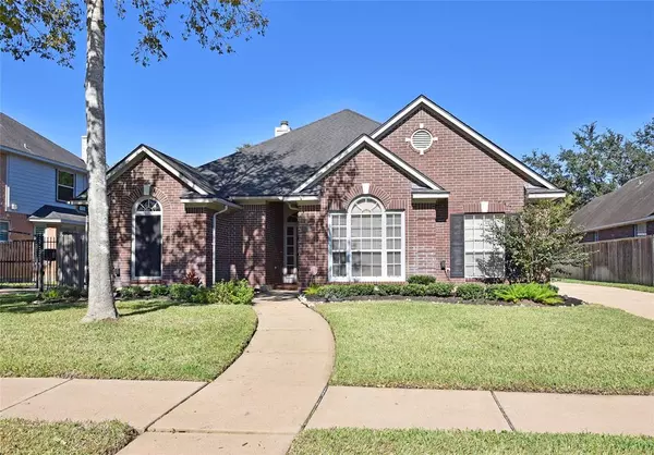 7307 Emerald Glen DR, Sugar Land, TX 77479