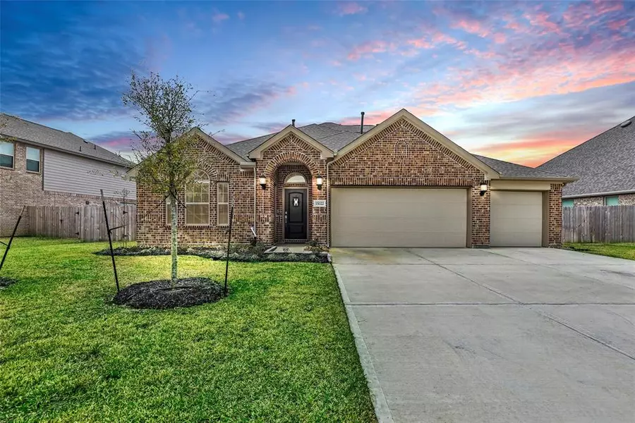 15022 Gulfstream Park AVE, Mont Belvieu, TX 77523