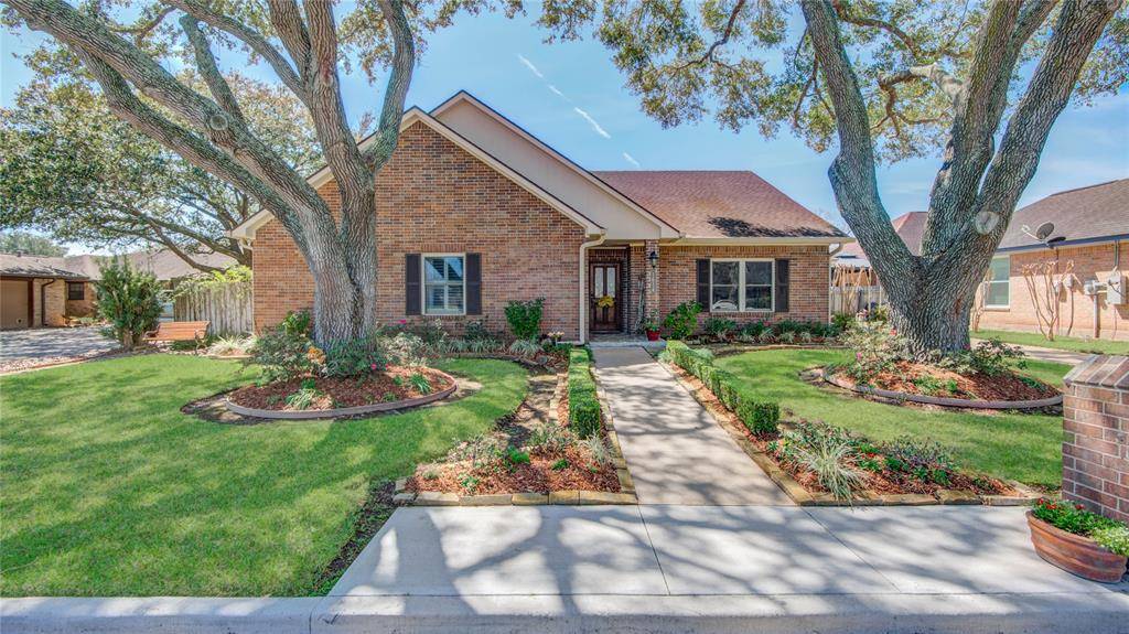1614 Crestmont ST,  Wharton,  TX 77488
