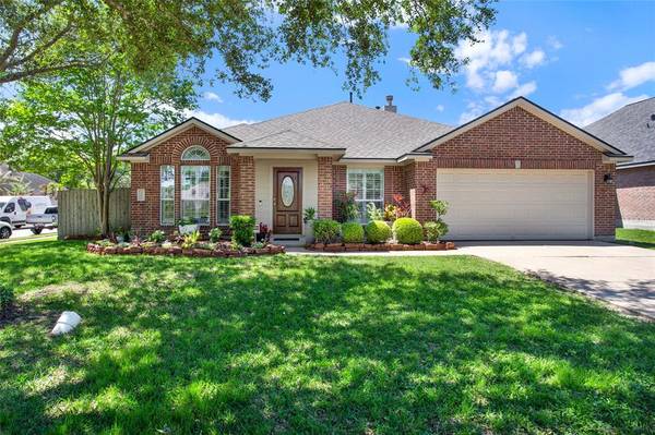 307 Magnolia Estates DR, League City, TX 77573